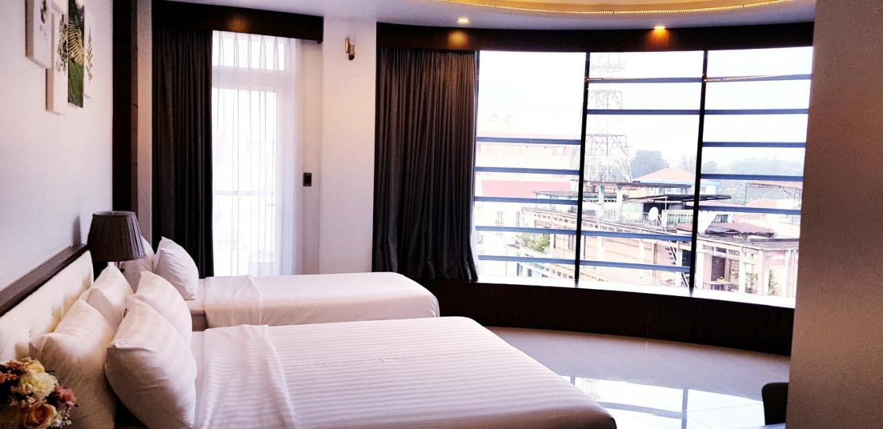 Quoc Thanh Hotel Long Khanh エクステリア 写真