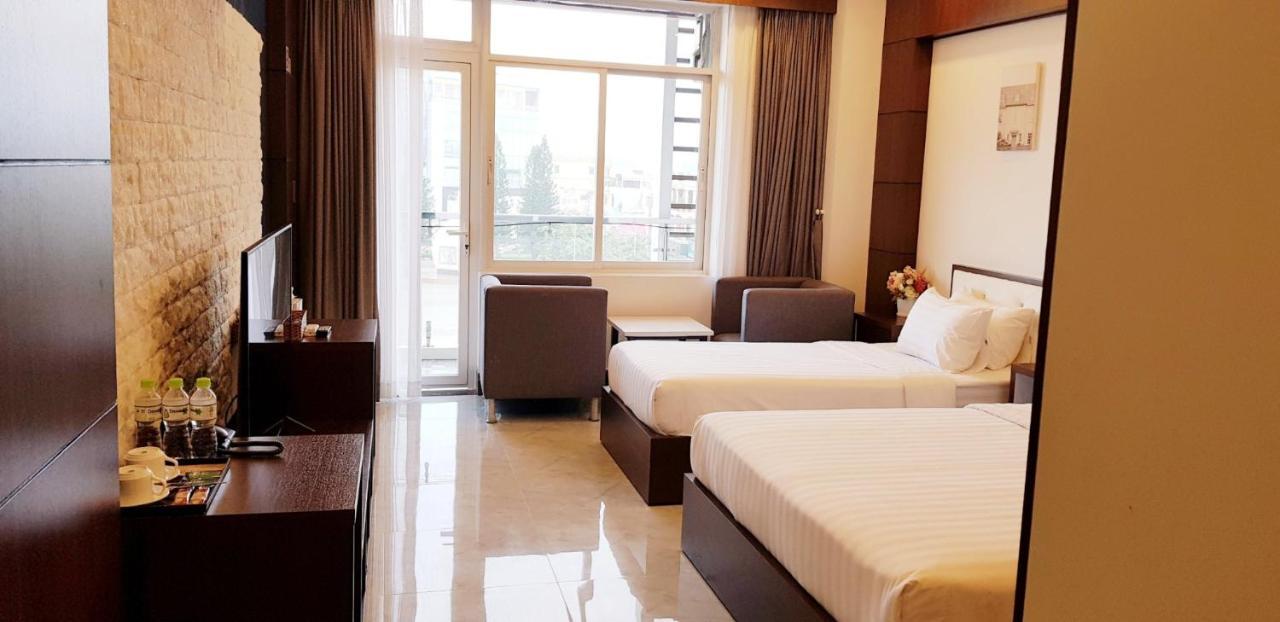 Quoc Thanh Hotel Long Khanh エクステリア 写真