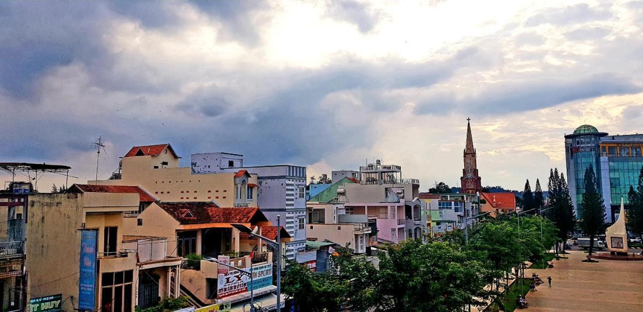 Quoc Thanh Hotel Long Khanh エクステリア 写真