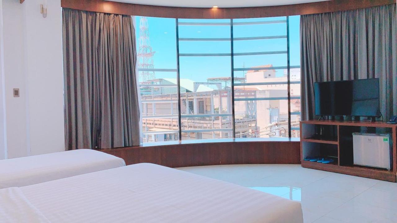 Quoc Thanh Hotel Long Khanh エクステリア 写真