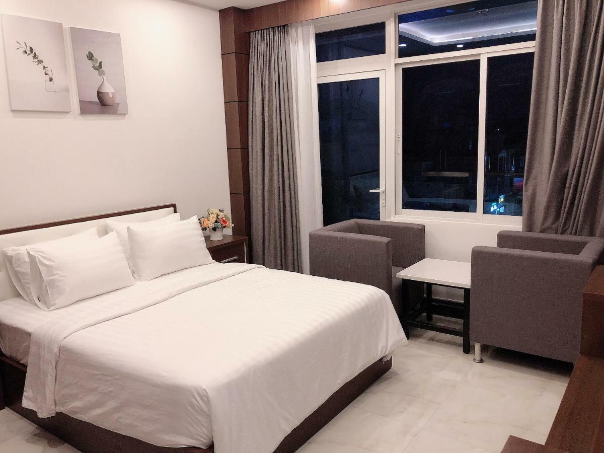 Quoc Thanh Hotel Long Khanh エクステリア 写真
