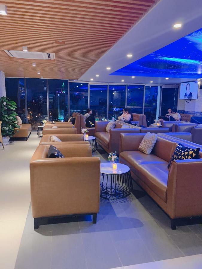 Quoc Thanh Hotel Long Khanh エクステリア 写真