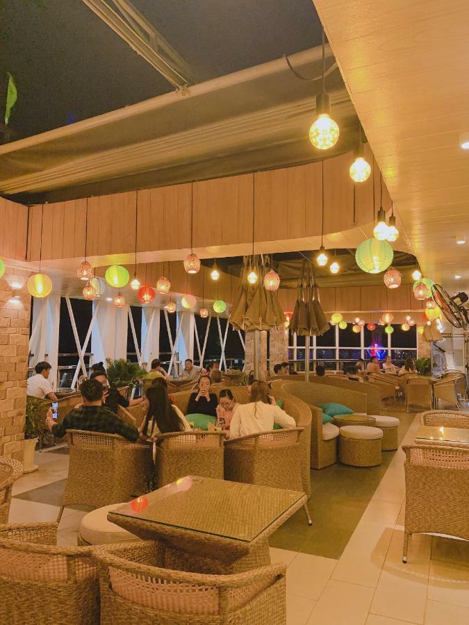 Quoc Thanh Hotel Long Khanh エクステリア 写真