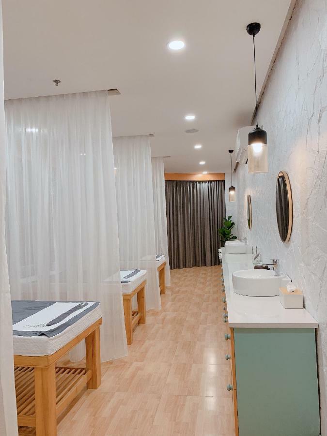 Quoc Thanh Hotel Long Khanh エクステリア 写真