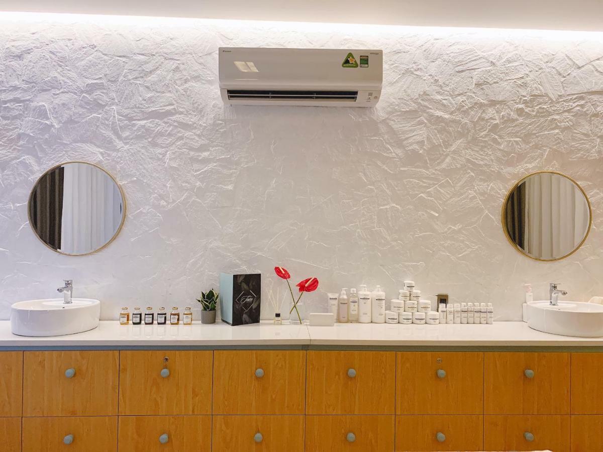 Quoc Thanh Hotel Long Khanh エクステリア 写真